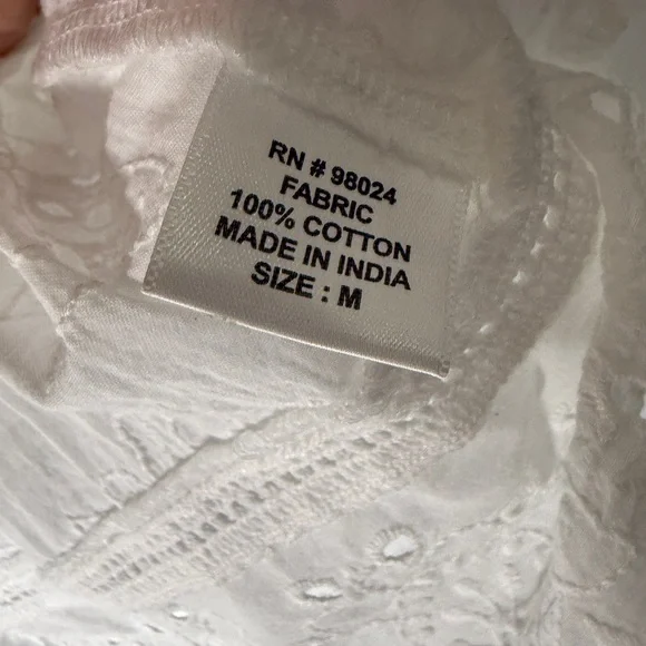 Jennifer & Grace White Eyelet Ruffle Short Sleeve Cotton Top Medium - Picture 7 of 8